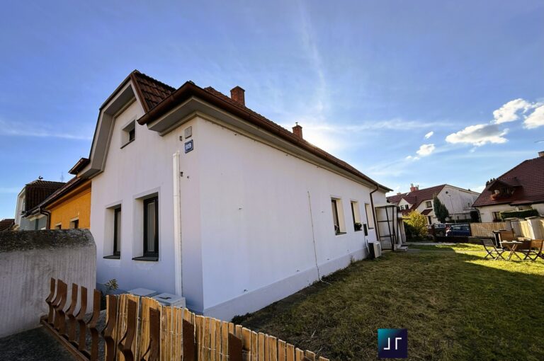 boční pohled na dům