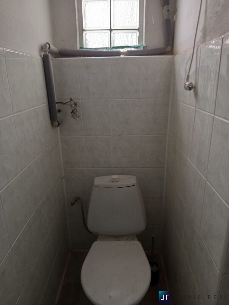 950b1c10-0ca9-4b40-aca7-87308e4f0b3e