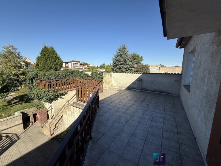 prodej-bytu-2-1-179-m2-roudnice-nad-labem-podlusky-img-8803-c64ce8