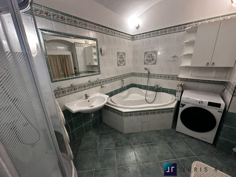 prodej-rodinneho-domu-320-m2-pozemek-369-m2-praha-benice-img-1040-3b4ea7