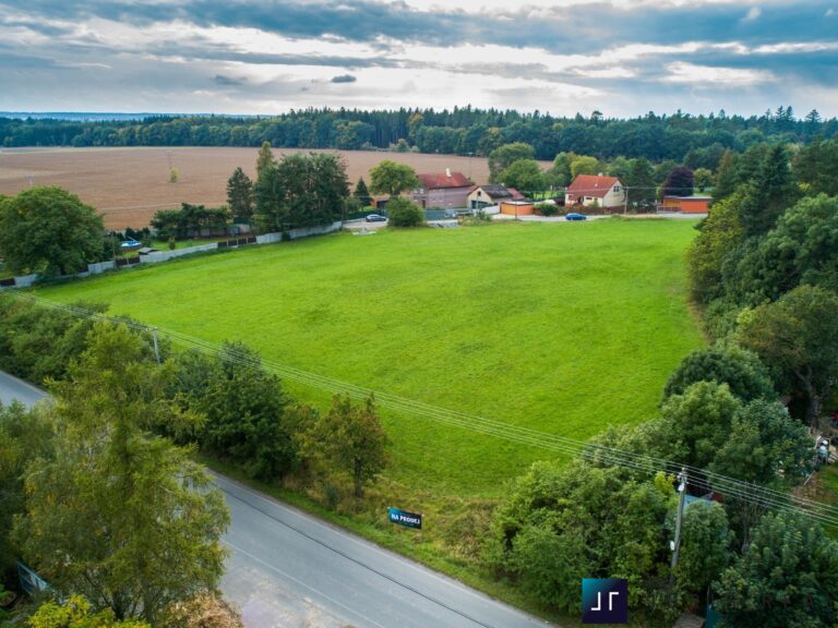 prodej-pozemky-pro-bydleni-1028m2-mukarov-zernovka-dji-0018-2-95ae10