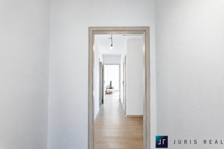 03_Entrance_Hall_03