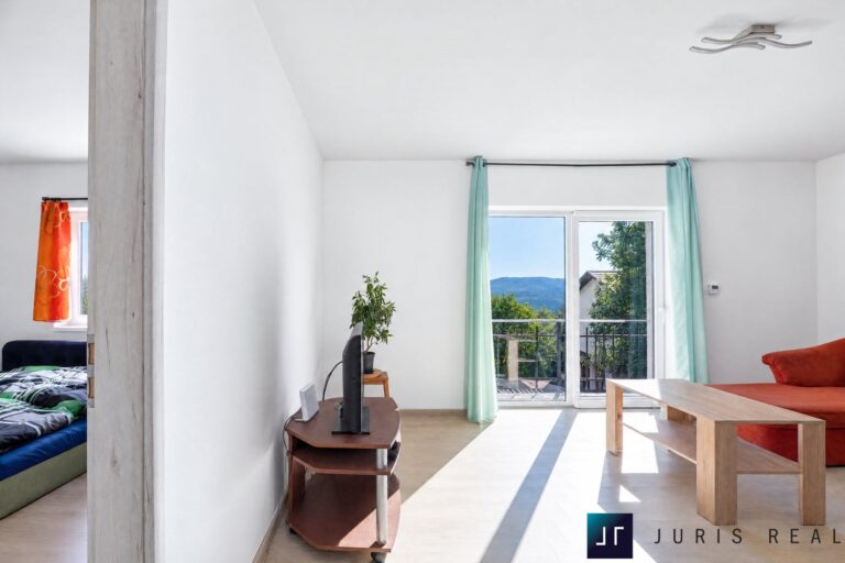 11_Living_Room_01